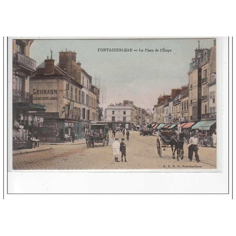 FONTAINEBLEAU - La Place de l'Eglise - très bon état
