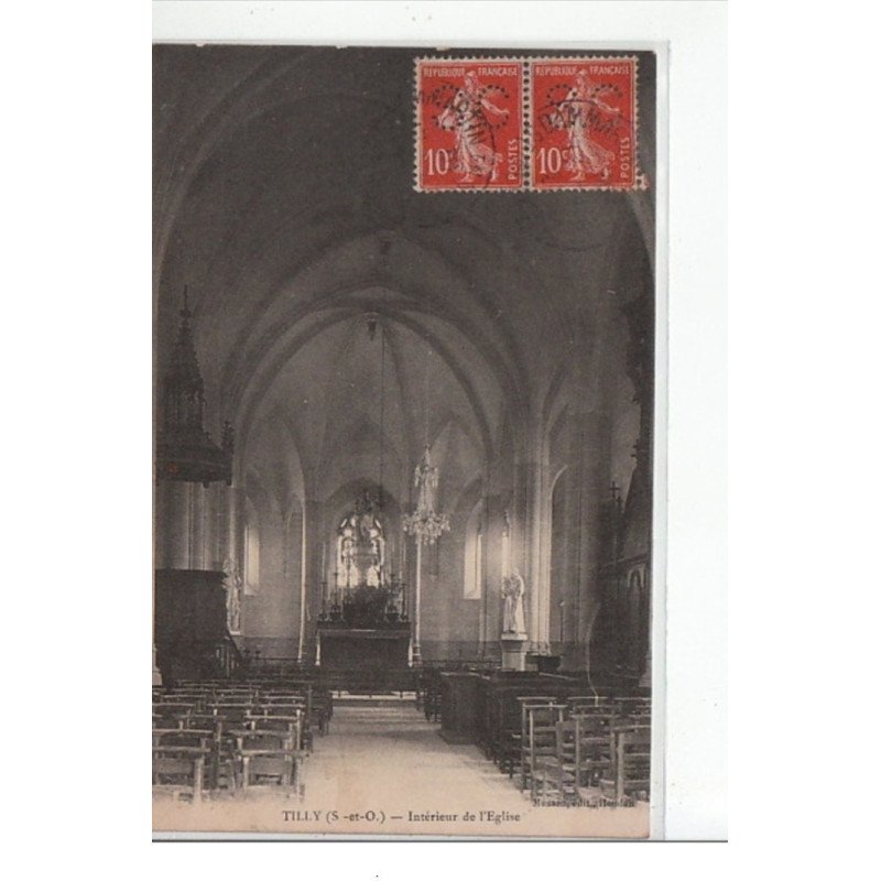 TILLY - Intérieur de l'Eglise - très bon état TILLY - Intérieur de l'Eglise - très bon état