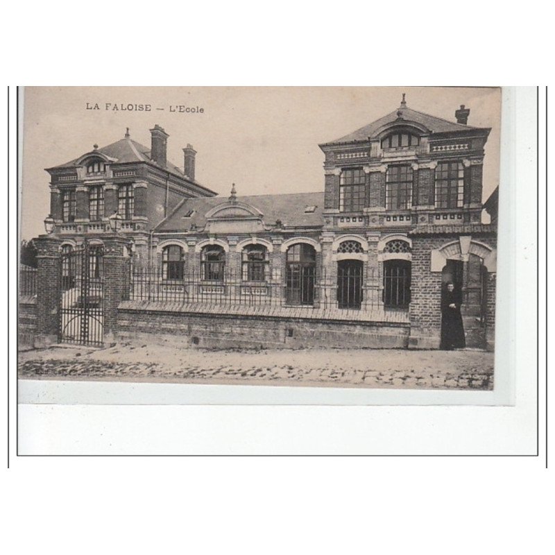 LA FALOISE - L'école - très bon état LA FALOISE - L'école - très bon état