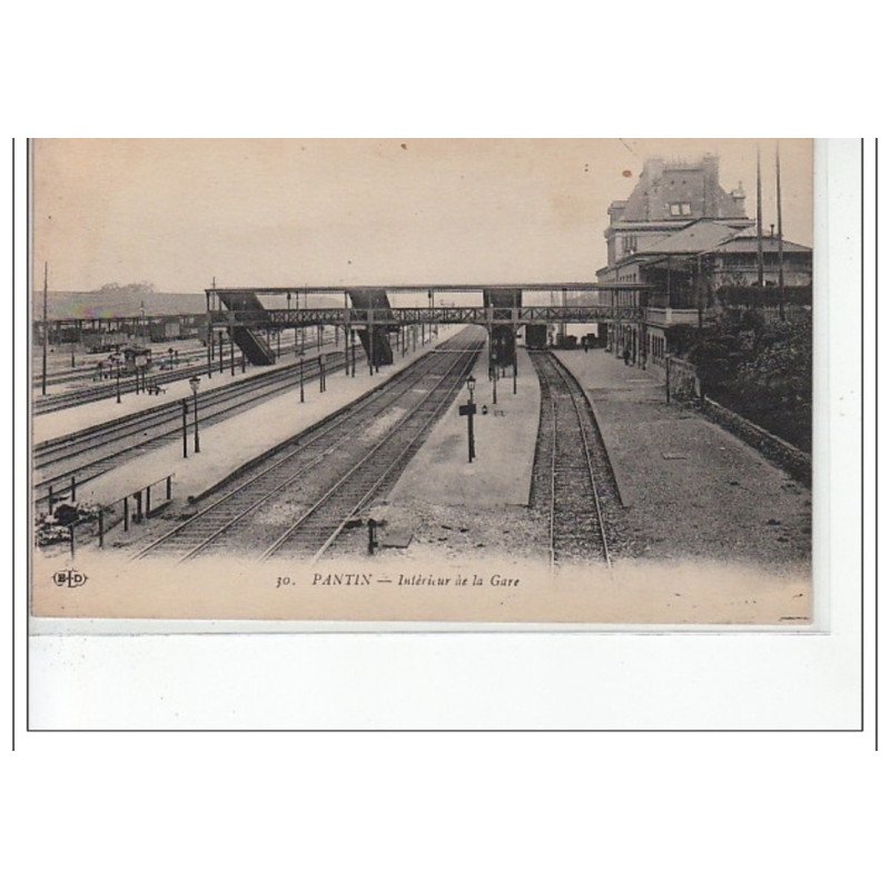 PANTIN - Intérieur de la Gare - très bon état