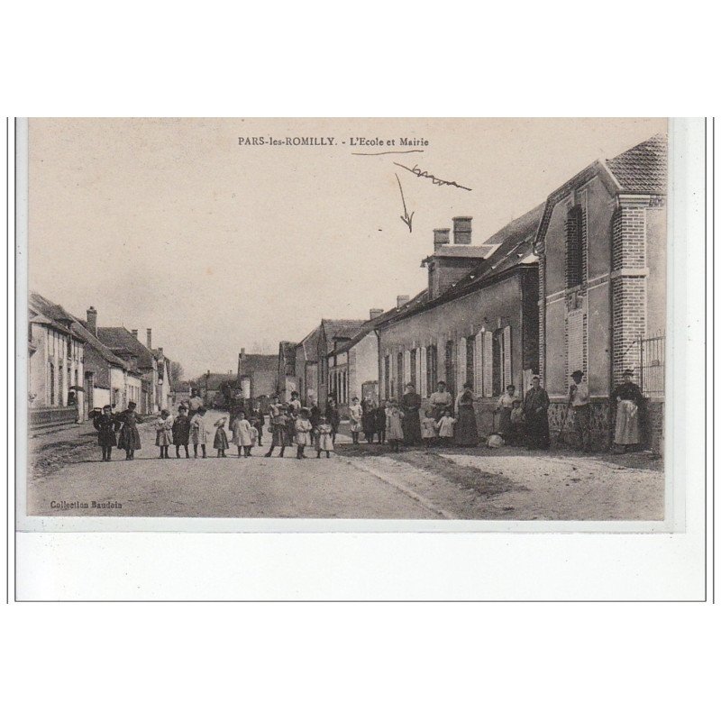 PARS LES ROMILLY - L'école et Mairie - très bon état PARS LES ROMILLY - L'école et Mairie - très bon état