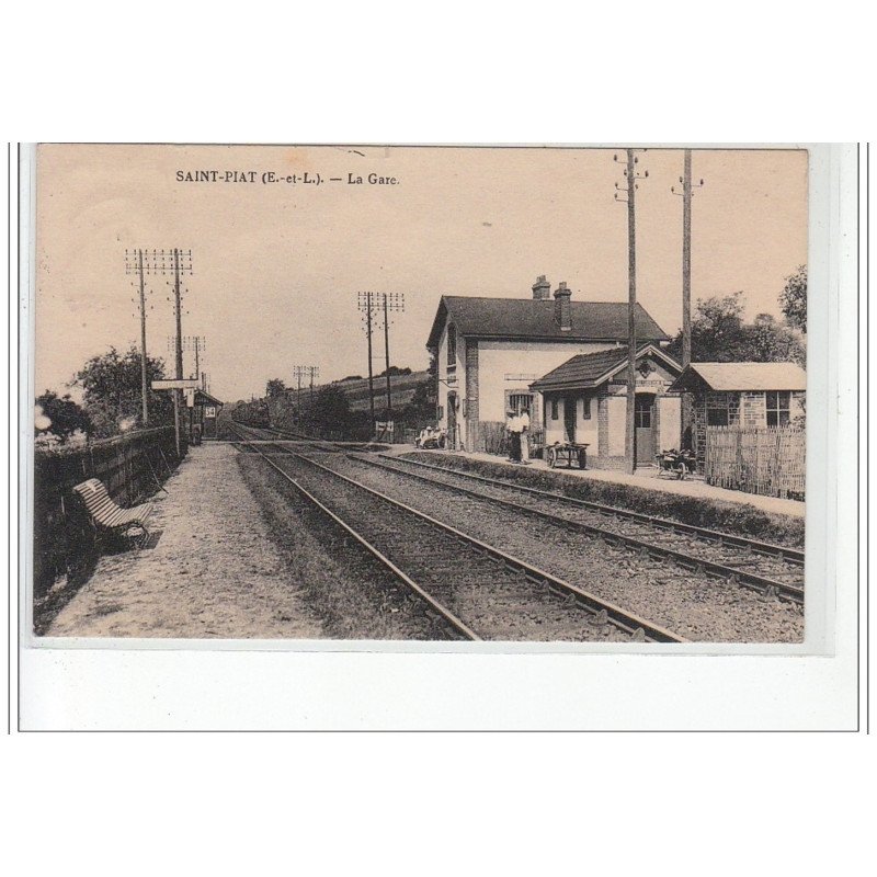 SAINT PIAT - La Gare - très bon état