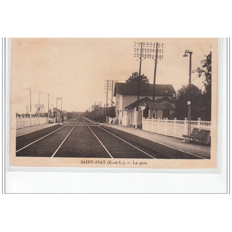 SAINT PIAT - La Gare - très bon état
