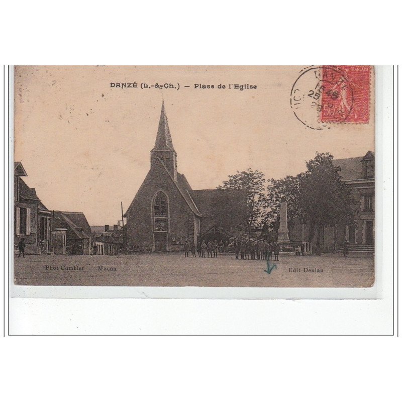 DANZE - Place de l'Eglise - très bon état
