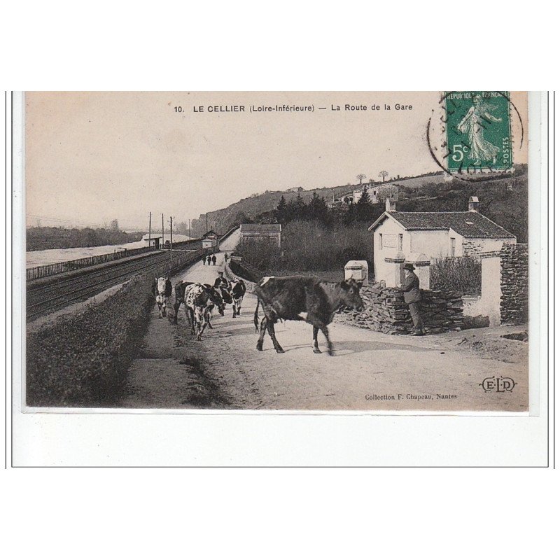LE CELLIER  - La Route de la Gare - très bon état