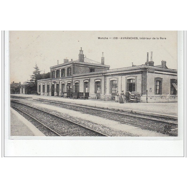 AVRANCHES - Intérieur de la Gare - très bon état