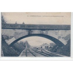 LUSIGNAN : le pont de la route de Jazeneuil et la gare - très bon état