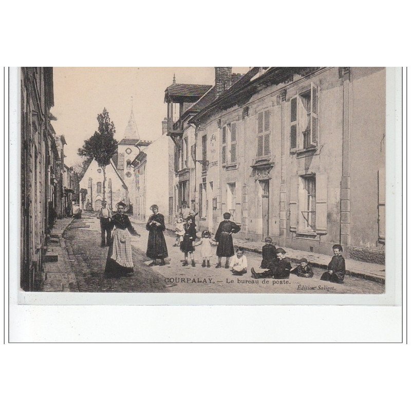 COURPALAY - Le bureau de poste - très bon état