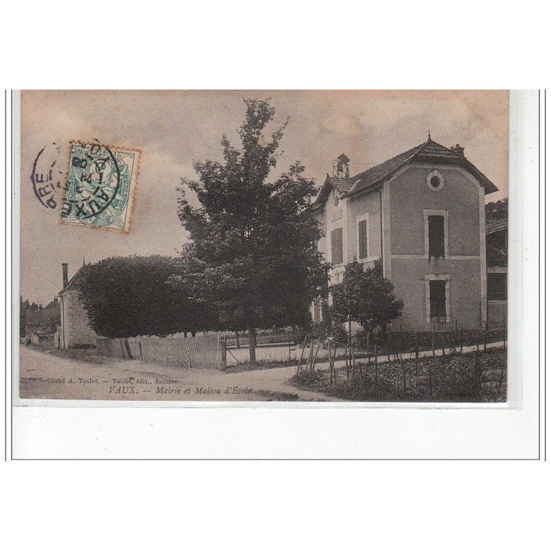 VAUX - Mairie et Maison d'Ecole - très bon état
