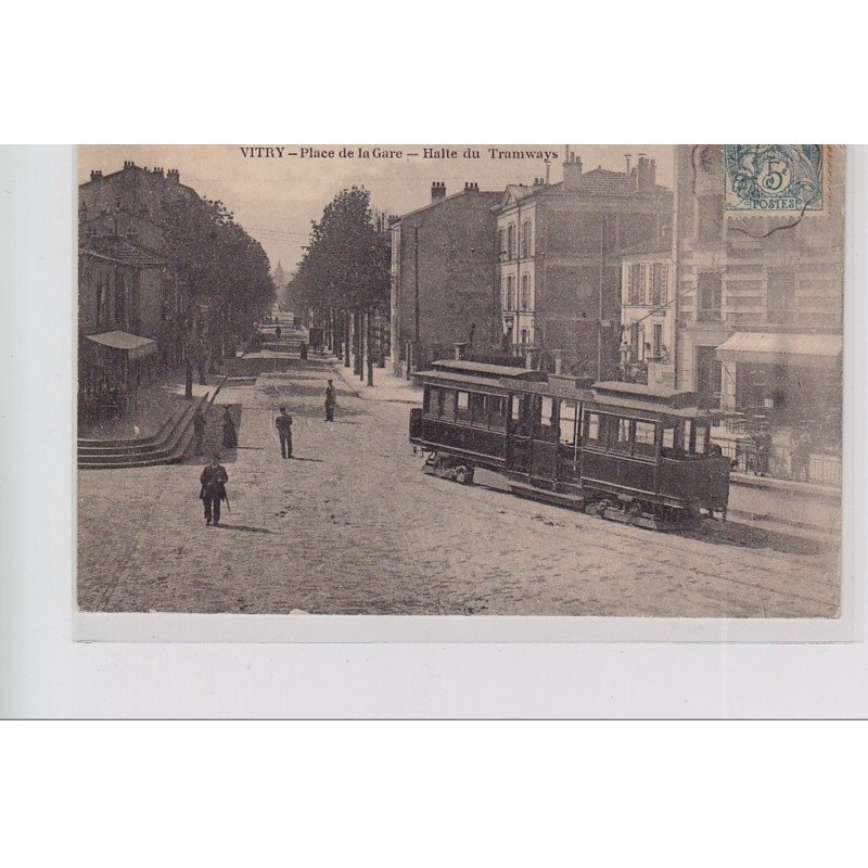 VITRY - Place de la Gare - halte du tramway - très bon état