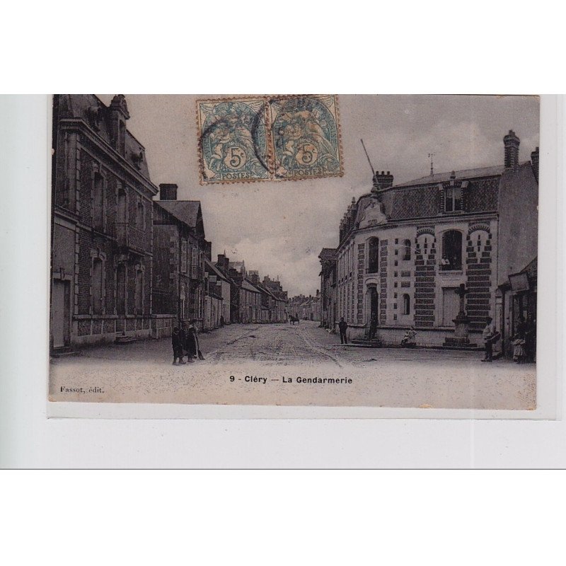 CLERY - La gendarmerie - très bon état