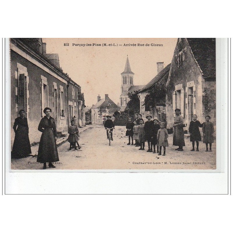 PARCAY LES PINS - Arrivée Rue de Gizeux - très bon état
