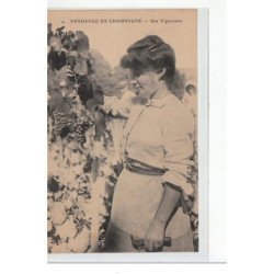 Vendanges en Champagne - Une vigneronne - très bon état