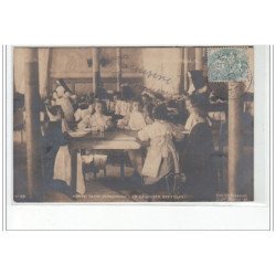BERCK PLAGE : hopital Cazin-Perrochaud - le déjeuner des filles (bresson) - très bon état
