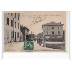 VAUGNERAY - Place de la Mairie - Station du Tramway - très bon état