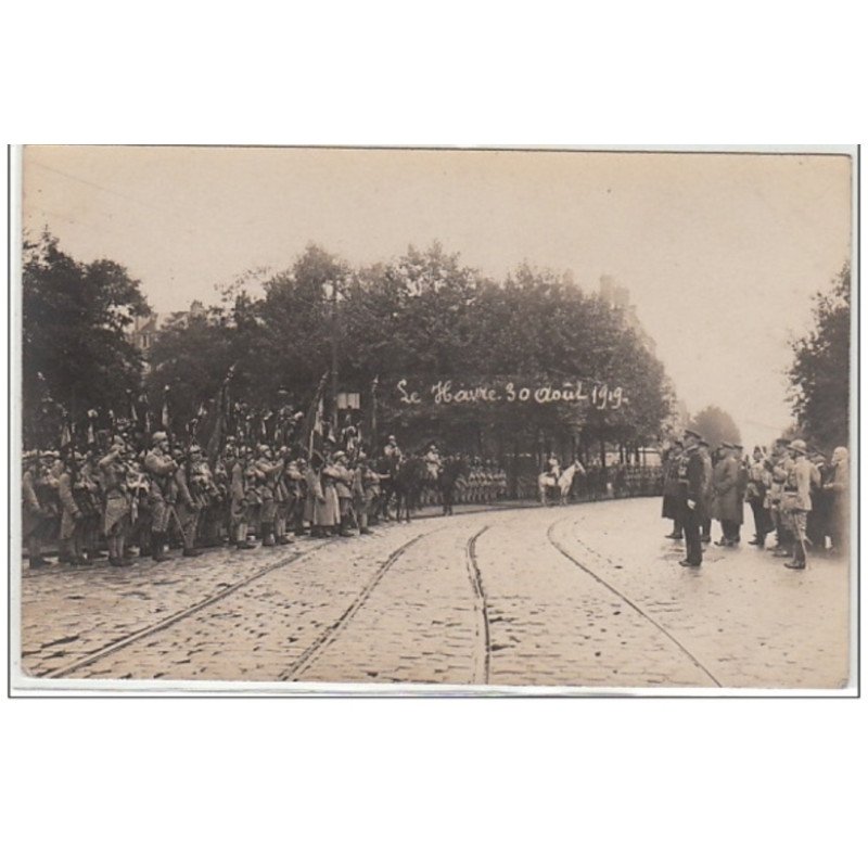 LE HAVRE : défilé militaire (lot de 8 cartes postales) - Très bon état