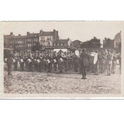 LE HAVRE : défilé militaire ( lot de 8 cartes postales) - très bon état