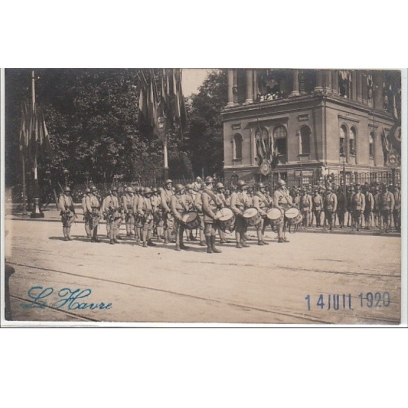 LE HAVRE : défilé militaire (lot de 8 cartes postales) - Très bon état