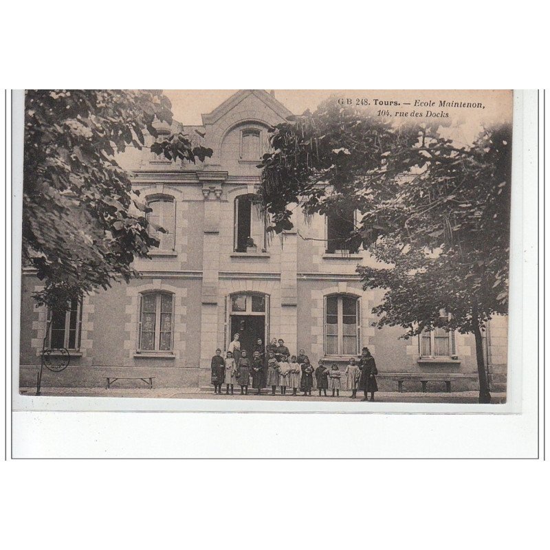 TOURS - Ecole Maintenon - 104, rue des Docks - très bon état