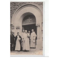 NANTES - Les Pères Prémontrés (4 mai 1903) - le Père Supérieur recommandant le calme à ses amis - très bon état