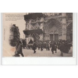 Les expulsions à NANTES - Le Procès des Prémontrés - Place St Pierre: la foule au retour des Prémontrés - très bon état