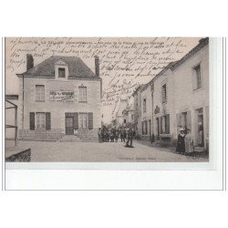 LE CELLIER - Un coin de la Place et rue de Clermont - très bon état