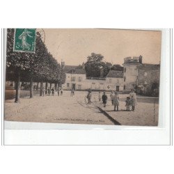 LA CHAPELLE EN SERVAL - La Place -  très bon état