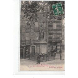 LES CORBIERES - ESTAGEL - Statue Arago - très bon état