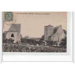 MOULINS - Vieux Manoir de la Blandinière - très bon état