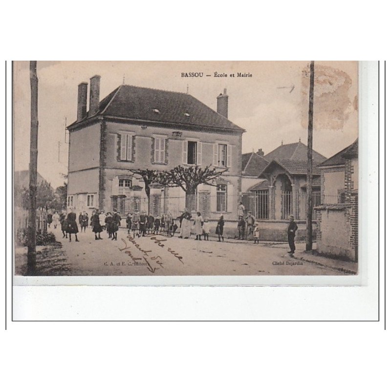 BASSOU - Ecole et Mairie - état