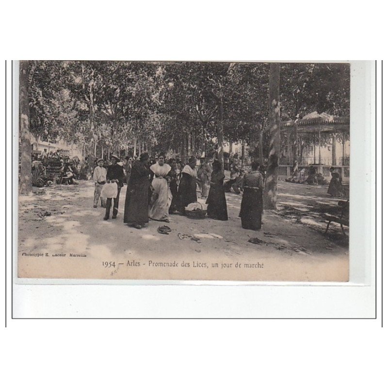 ARLES - Promenade des Lices, un jour de marché - très bon état