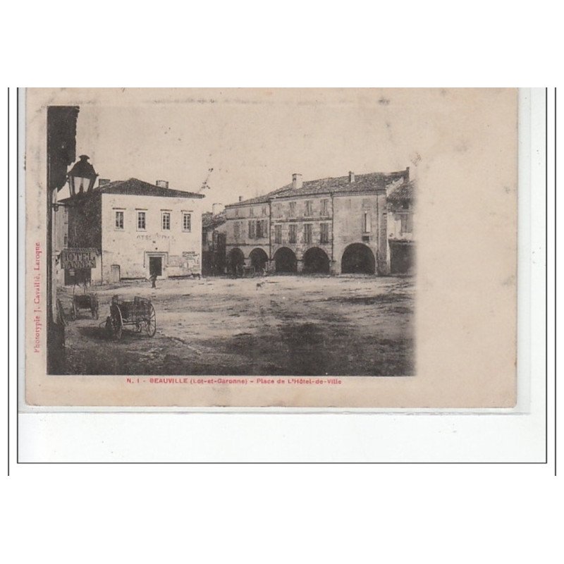 BEAUVILLE - Place de l'Hôtel de Ville - très bon état