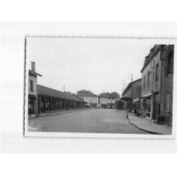 CHATILLON SUR CHALARONNE : Place des Halles - très bon état