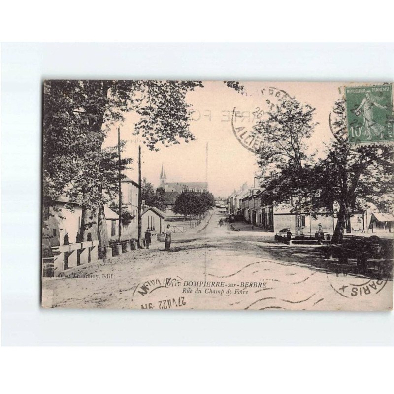 DOMPIERRE SUR BESBRE : Rue du Champ de Foire - très bon état DOMPIERRE SUR BESBRE : Rue du Champ de Foire - très bon état