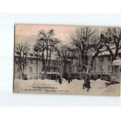 BARCELONNETTE : Place Manuel sous la neige - état