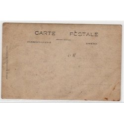 PERIGUEUX : carte photo d'un départ de course à pied devant le café """"le Petit Paris"""" vers 1910 - très bon état