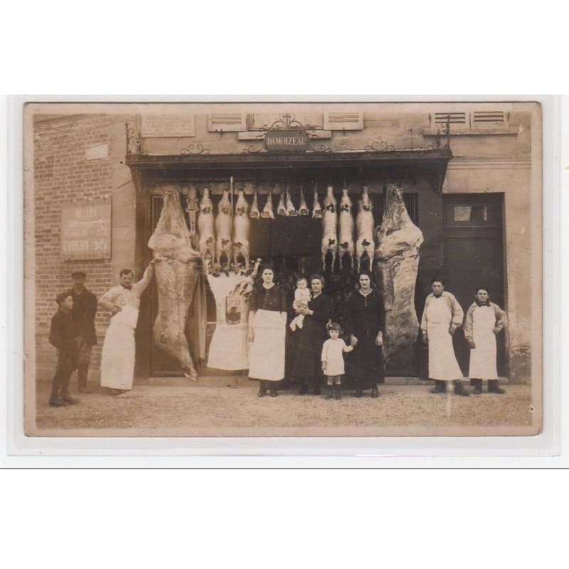 VERNONET : carte photo de la boucherie Damoizeau - très bon état