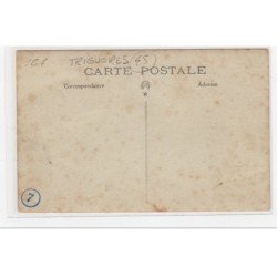 TRIGUERES : carte photo des conscrits - bon état (léger pli)