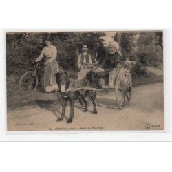 LORRIS : attelage de chien (voiture à chien) - bon état (léger défaut au dos)