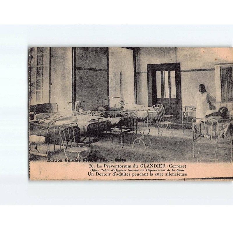 GLANDIER : Le Préventorium, un dortoir d'adultes pendant la cure silencieuse - très bon état GLANDIER : Le Préventorium, un dortoir d'adultes pendant la cure silencieuse - très bon état