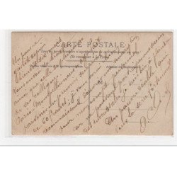 PARIS : carte photo d'un groupe de manifestants en grève vers 1910 - très bon état