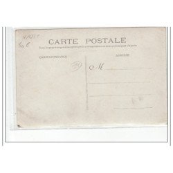 VASSY - CARTE PHOTO - Famille dans les prés - très bon état