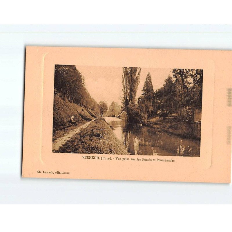 VERNEUIL : Vue prise sur les fossés et Promenades - très bon état VERNEUIL : Vue prise sur les fossés et Promenades - très bon état