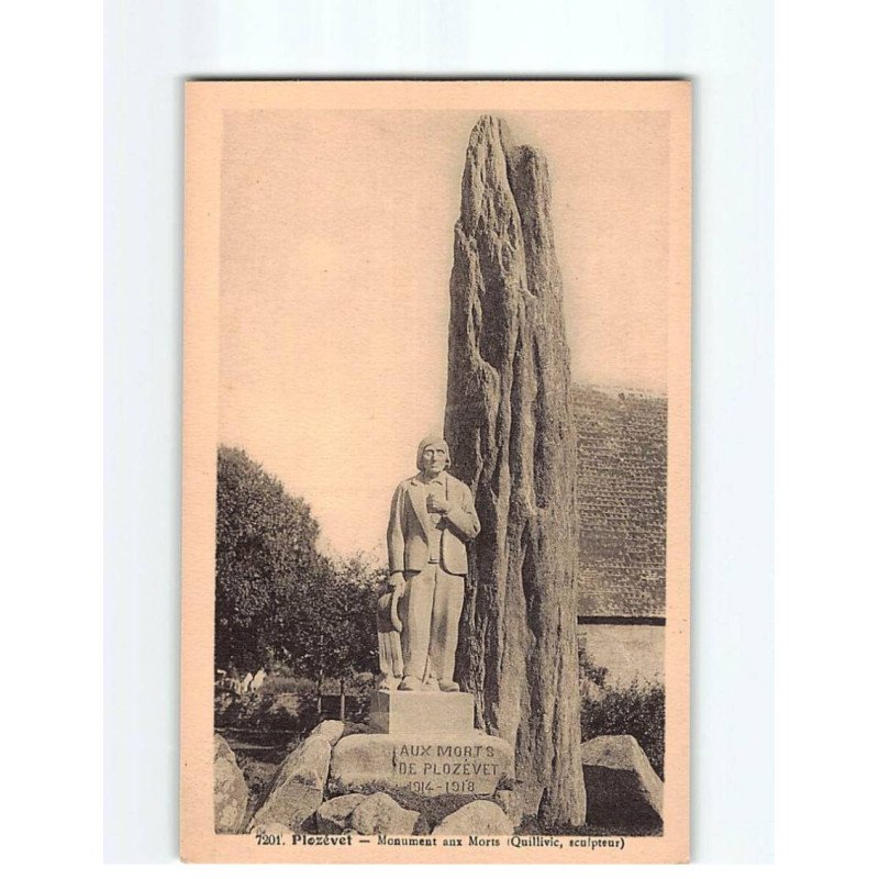 PLOZEVET : Monument aux morts - très bon état