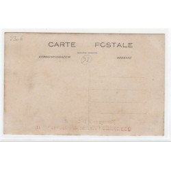 LEVALLOIS PERRET : carte photo prise lors des obsèques du camarade BEDHOMME (grèves des taxis) - très bon état