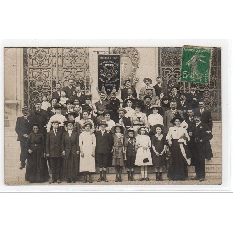 NEUILLY SUR SEINE : carte photo de l'union amicale des pêcheurs à la ligne en 1910 - très bon état