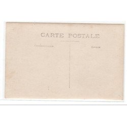 PARIS : carte photo de militaires devant les Invalides - très bon état
