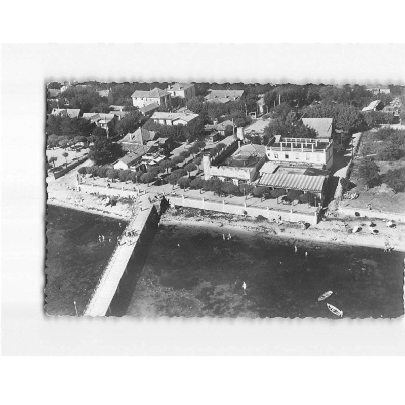 ANDERNOS : Vue aérienne, la Plage, le Casino ""Miami"" - très bon état ANDERNOS : Vue aérienne, la Plage, le Casino ""Miami"" - très bon état