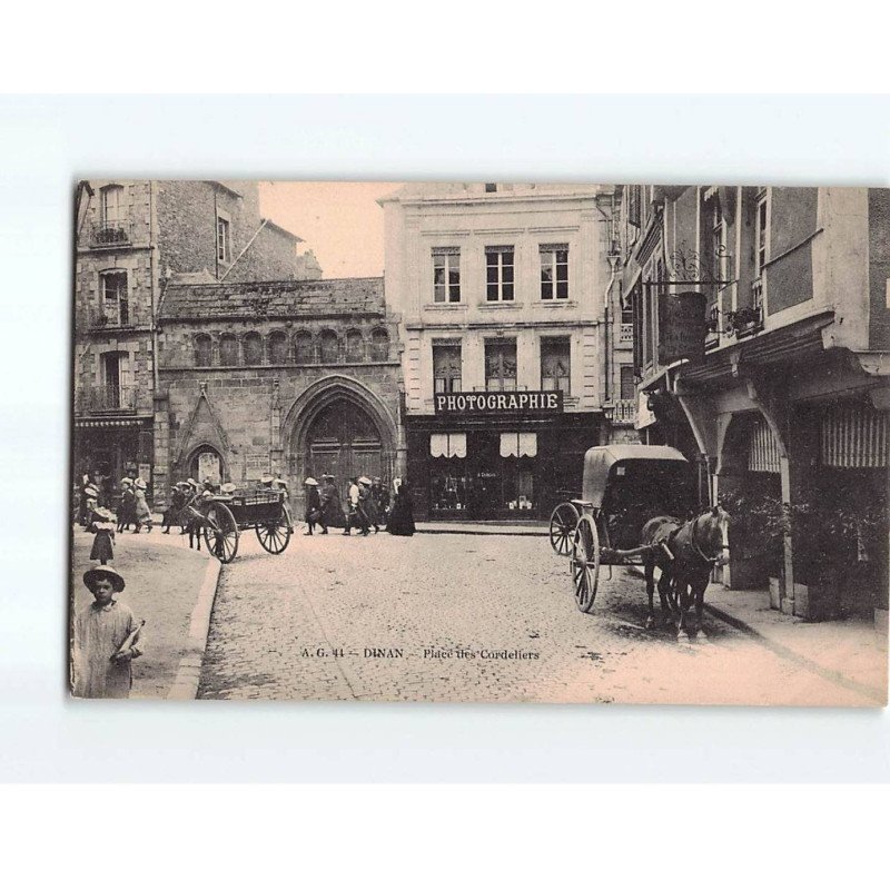 DINAN : Place des Cordeliers - très bon état