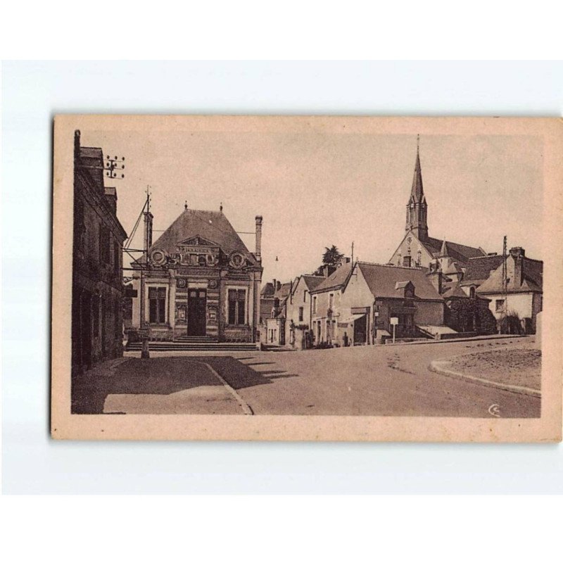 BEAUMONT LA RONCE : Place de la Mairie - très bon état